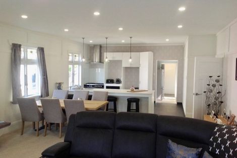 Photo of property in 10 Kitchener Terrace, Moturoa, New Plymouth, 4310