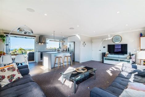 Photo of property in 1/719 East Coast Road, Browns Bay, Auckland, 0630