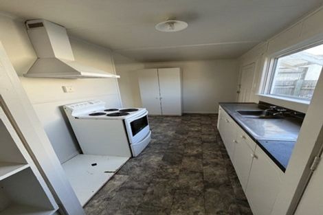 Photo of property in 32 Cutten Street, South Dunedin, Dunedin, 9012