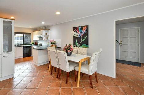 Photo of property in 187 Walter Strevens Drive, Conifer Grove, Takanini, 2112