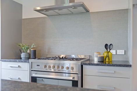 Photo of property in 7 Mahia Lane, Waikanae, 5036