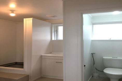 Photo of property in 244 Forrest Hill Road, Forrest Hill, Auckland, 0620