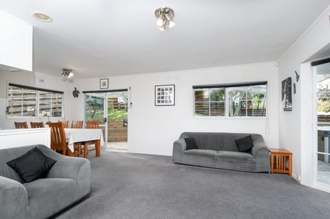 Photo of property in 48 Donovan Avenue, Massey, Auckland, 0614