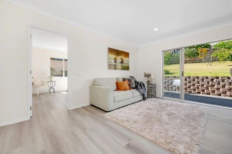 Photo of property in 28 Santa Ana Drive, Dannemora, Auckland, 2016