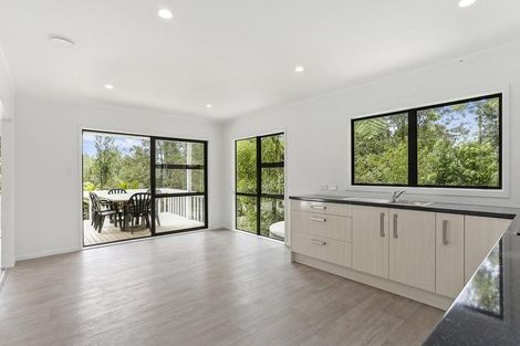 Photo of property in 406 Scenic Drive, Waiatarua, Auckland, 0612