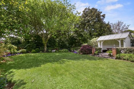 Photo of property in 33 Cameron Street, New Plymouth, 4310