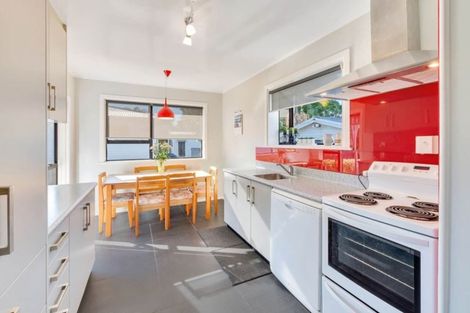 Photo of property in 12 Salas Place, Papakura, 2110