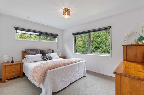 Photo of property in 1020b Scenic Drive North, Swanson, Auckland, 0816