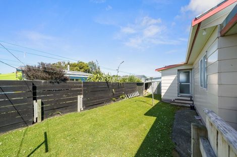 Photo of property in 18a Shortt Street, Foxton Beach, Foxton, 4815