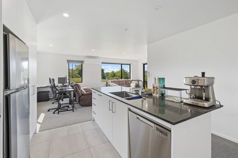 Photo of property in 10 Mahi Road, Helensville, 0800