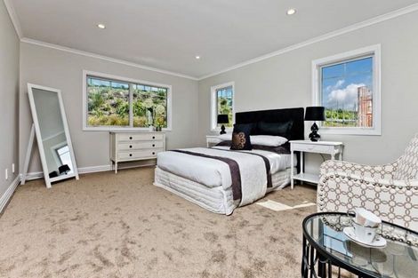 Photo of property in 15 Te Oneroa Way, Long Bay, Auckland, 0630