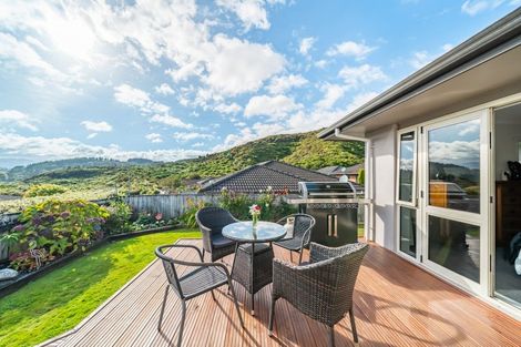 Photo of property in 48 King Charles Drive, Kingsley Heights, Upper Hutt, 5018
