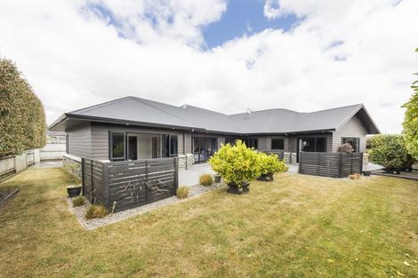 Photo of property in 6 Manhattan Court, Kelvin Grove, Palmerston North, 4414