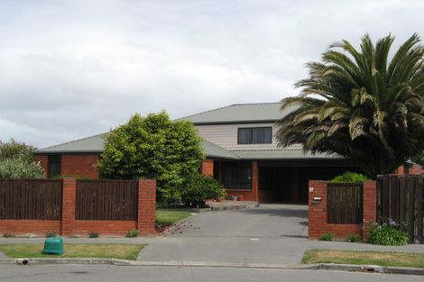 Photo of property in 10 Gatonby Place, Avonhead, Christchurch, 8042