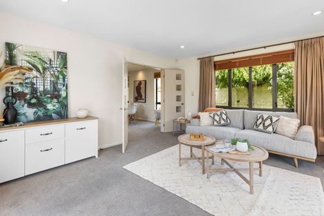 Photo of property in 15 Coolspring Way, Redwood, Christchurch, 8051