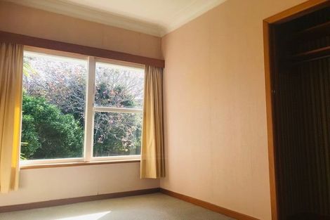 Photo of property in 314 East Coast Road, Forrest Hill, Auckland, 0620