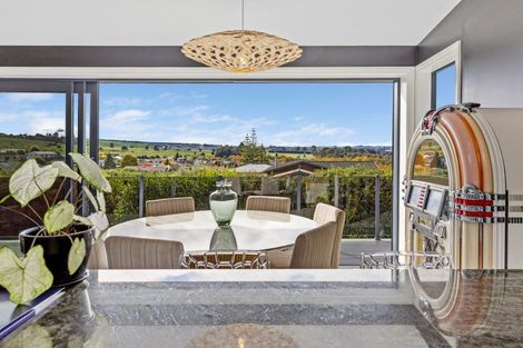 Photo of property in 2 Scenic Heights, Acacia Bay, Taupo, 3330