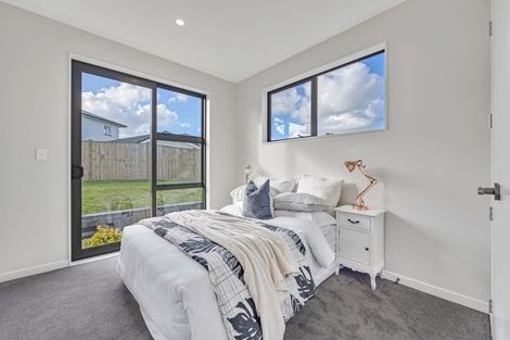 Photo of property in 17a Alexandra Street, Riverhead, 0820