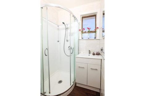 Photo of property in 16 Blease Street, New Lynn, Auckland, 0600