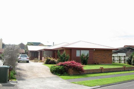 Photo of property in 5 Boulevard Drive, Merrilands, New Plymouth, 4312