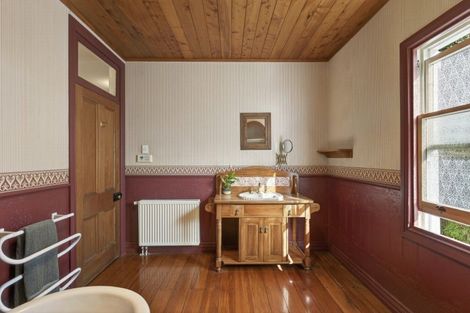 Photo of property in 1 Kahikatea Street, Inglewood, 4330