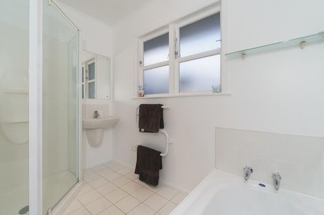 Photo of property in 36 Totara Road, Te Atatu Peninsula, Auckland, 0610