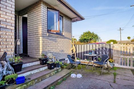 Photo of property in 18 Puriri Street, Hawera, 4610