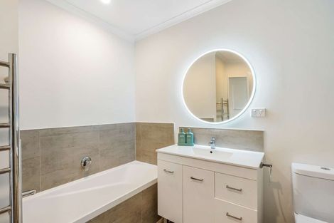 Photo of property in 9 Katipo Road, Takanini, 2112