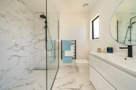 Photo of property in 45 Mount Marua Way, Timberlea, Upper Hutt, 5018