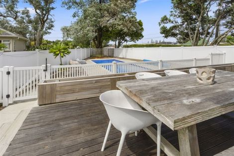 Photo of property in 11 Becroft Drive, Forrest Hill, Auckland, 0620