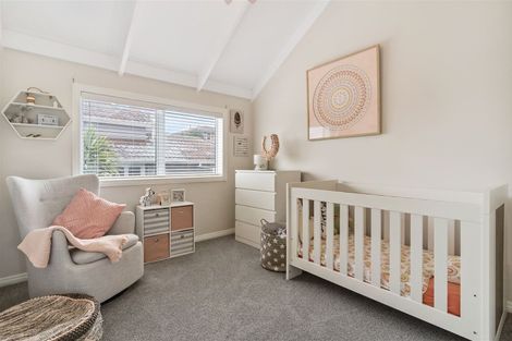 Photo of property in 2/862 East Coast Road, Northcross, Auckland, 0630