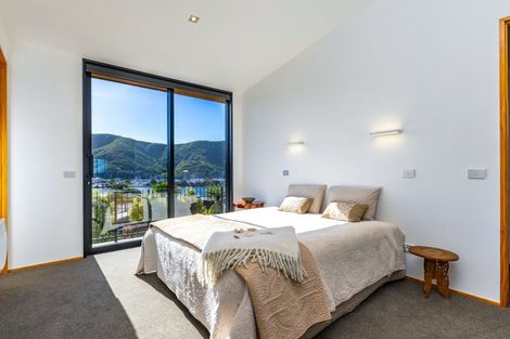 Photo of property in 324a Waikawa Road, Waikawa, Picton, 7220