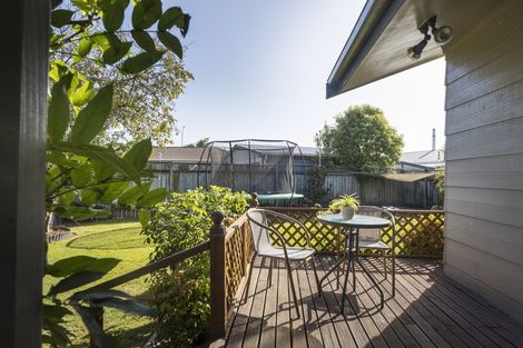 Photo of property in 10 Tiller Close, Kelvin Grove, Palmerston North, 4414