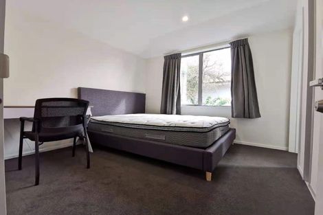 Photo of property in 1/2 Montana Avenue, Ilam, Christchurch, 8041