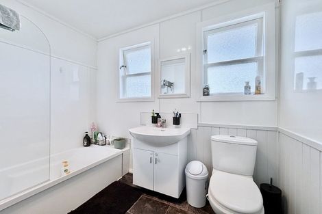 Photo of property in 179 Waddington Drive, Naenae, Lower Hutt, 5011