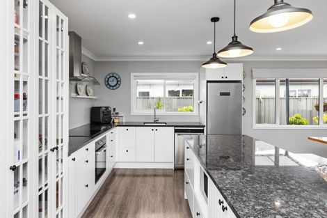 Photo of property in 10 Pelorus Avenue, Poraiti, Napier, 4112