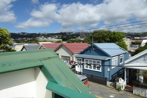 Photo of property in 16 Moir Street, Mount Victoria, Wellington, 6011