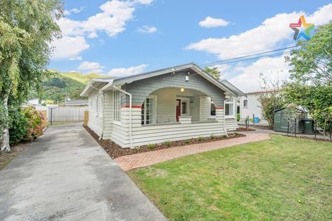 Photo of property in 122 Waiwhetu Road, Waterloo, Lower Hutt, 5011