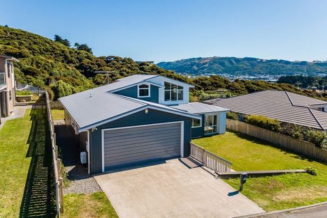Photo of property in 31 Aspiring Terrace, Aotea, Porirua, 5024