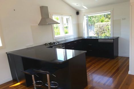 Photo of property in 2/128 Aberdeen Road, Campbells Bay, Auckland, 0620