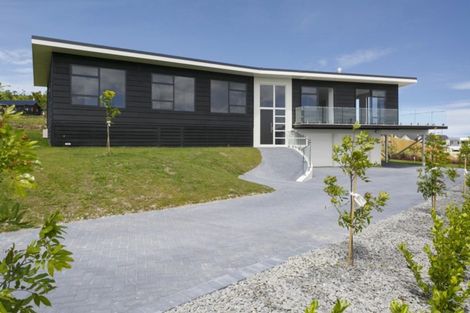 Photo of property in 32 Coprosma Crescent, Waipahihi, Taupo, 3330