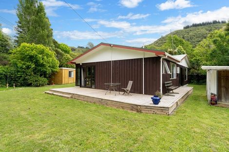 Photo of property in 3 Rata Street, Birchville, Upper Hutt, 5018