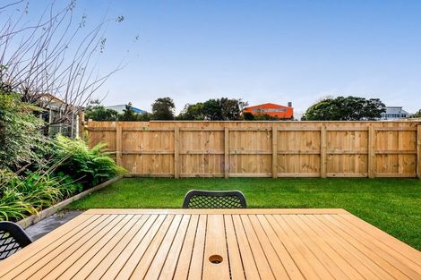 Photo of property in 42 Gaine Street, New Plymouth, 4310