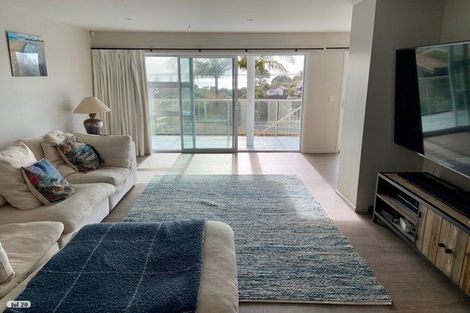 Photo of property in 1007a Beach Road, Torbay, Auckland, 0630