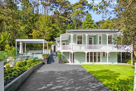 Photo of property in 1-9 Deirdre Place, Titirangi, Auckland, 0604