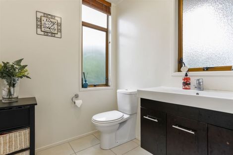 Photo of property in 2/23 Commodore Parry Road, Castor Bay, Auckland, 0620