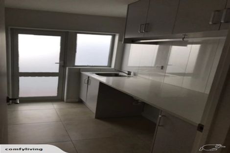 Photo of property in 4 Ballyboe Place, Pinehill, Auckland, 0632