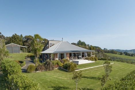 Photo of property in 457 Kiwitahi Road, Helensville, 0875