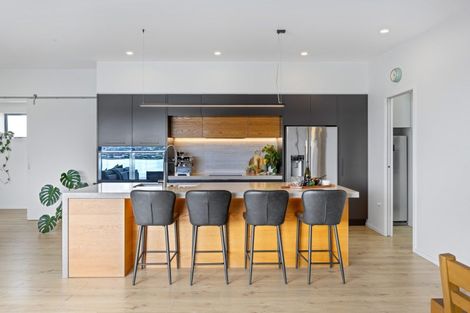 Photo of property in 51 Moffat Road, Red Beach, 0932