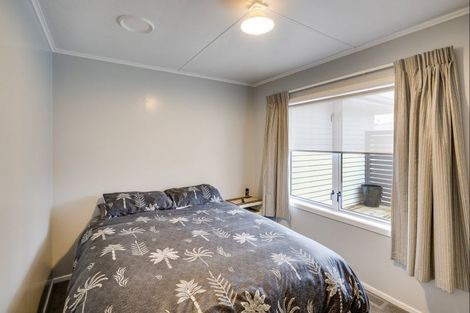 Photo of property in 64 Middle Road, Havelock North, 4130